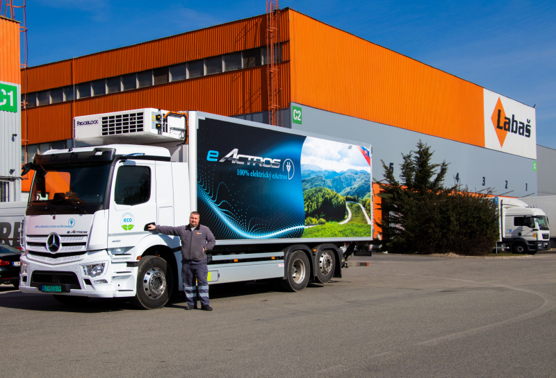 Testujeme plne elektrický Mercedes eActros