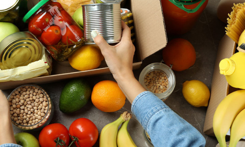 Pravidelne darujeme potraviny charitatívnym organizáciám